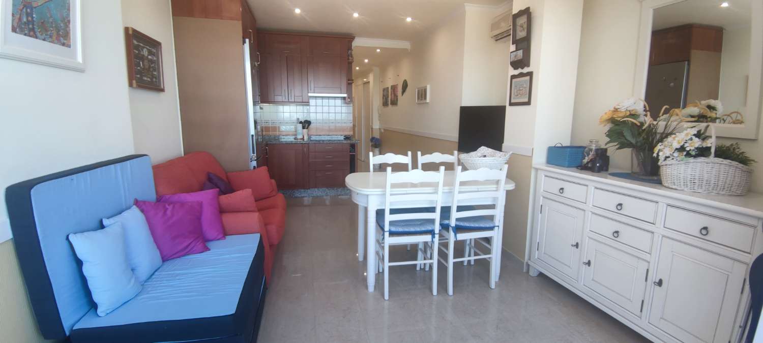 Apartamento en 1* línea de playa en Torremolinos