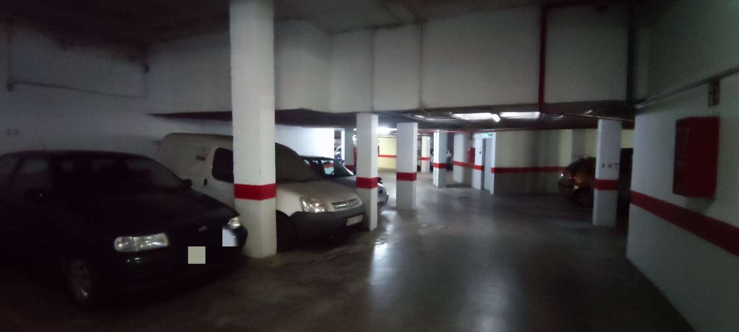 Garage salgai in Manantiales - Estación de Autobuses (Torremolinos)