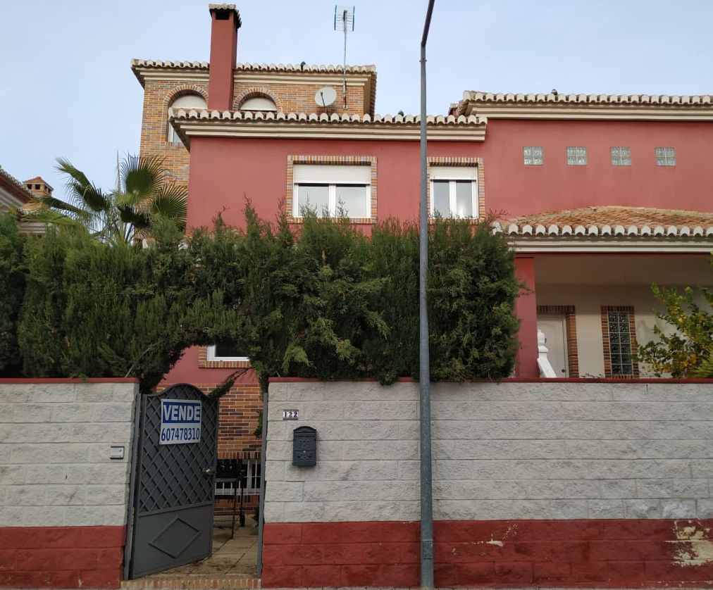 Villa myynnissä Ogíjares