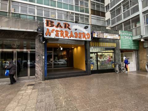 Bar myynnissä Burgos