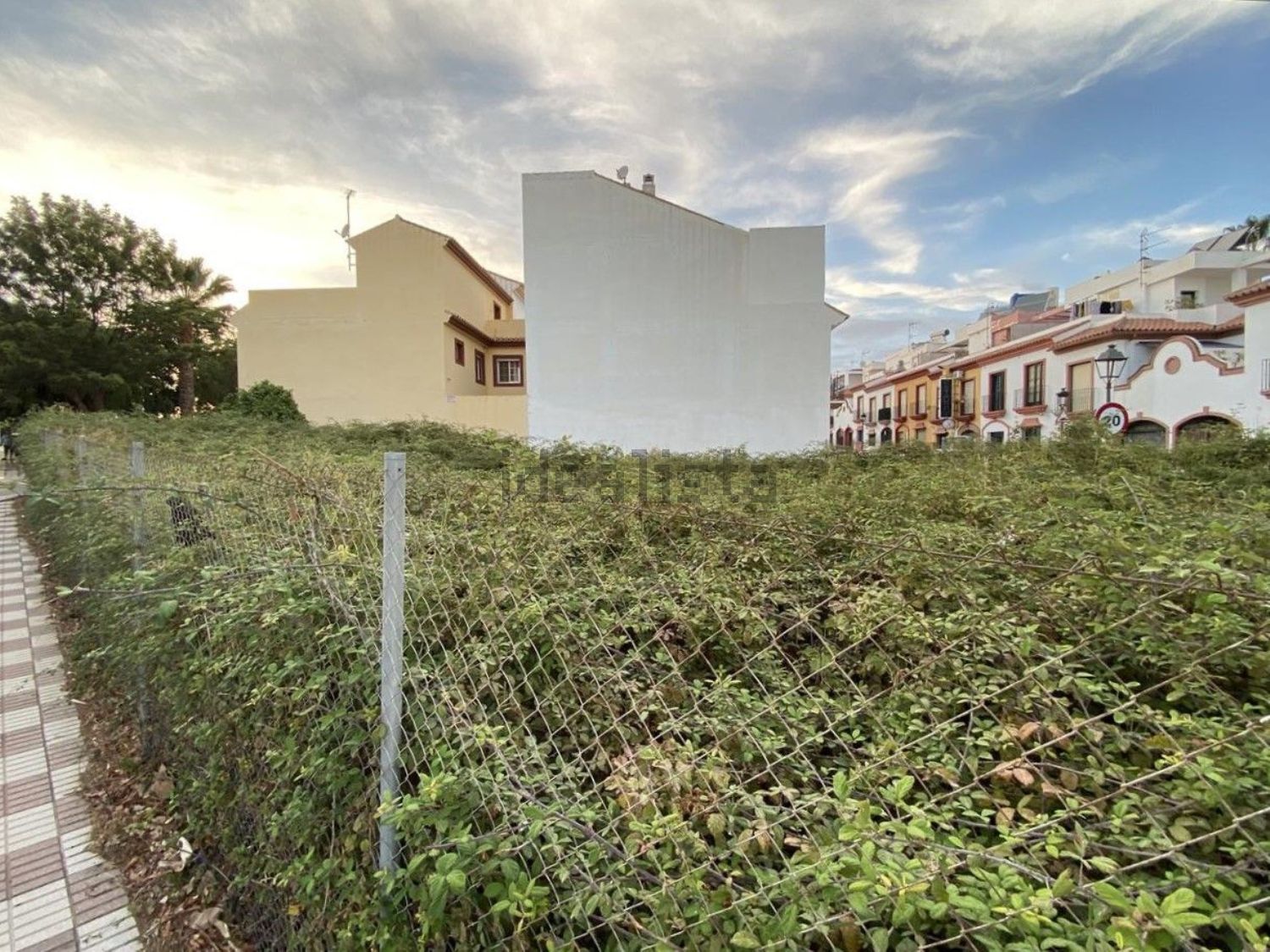 участок земли в продаже в Cancelada (Estepona)