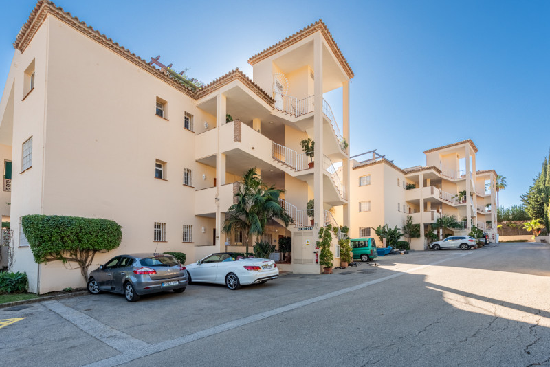 Lejlighed til salg i Las Brisas (Marbella)