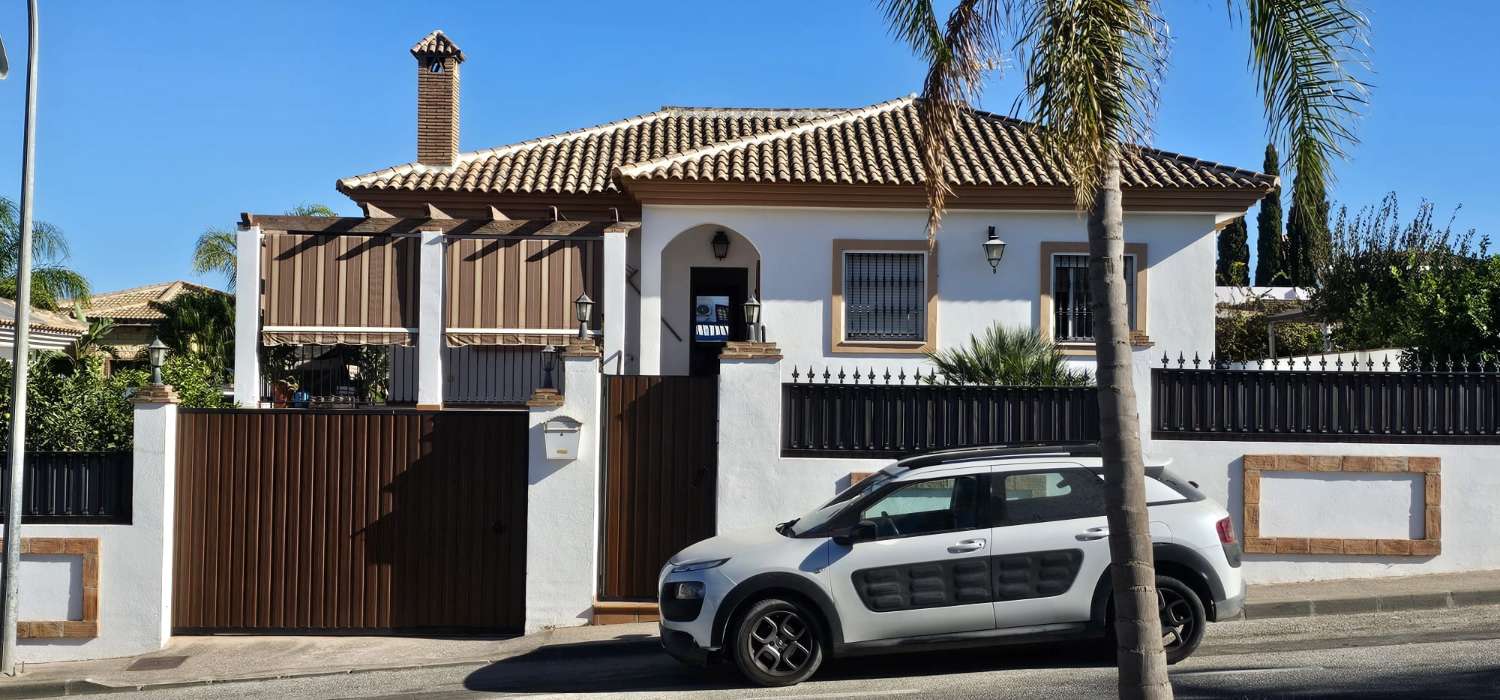 Villa te koop in Alhaurín de la Torre