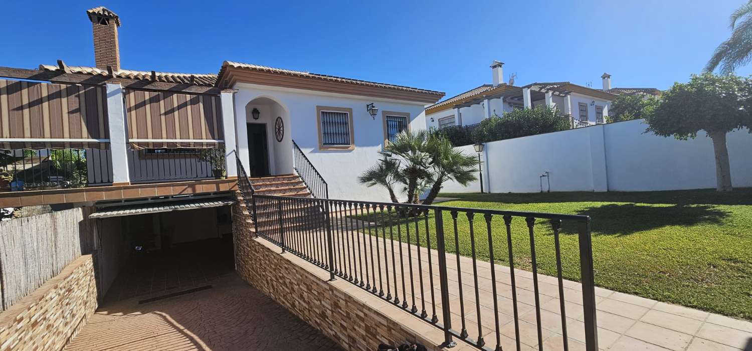 Villa te koop in Alhaurín de la Torre