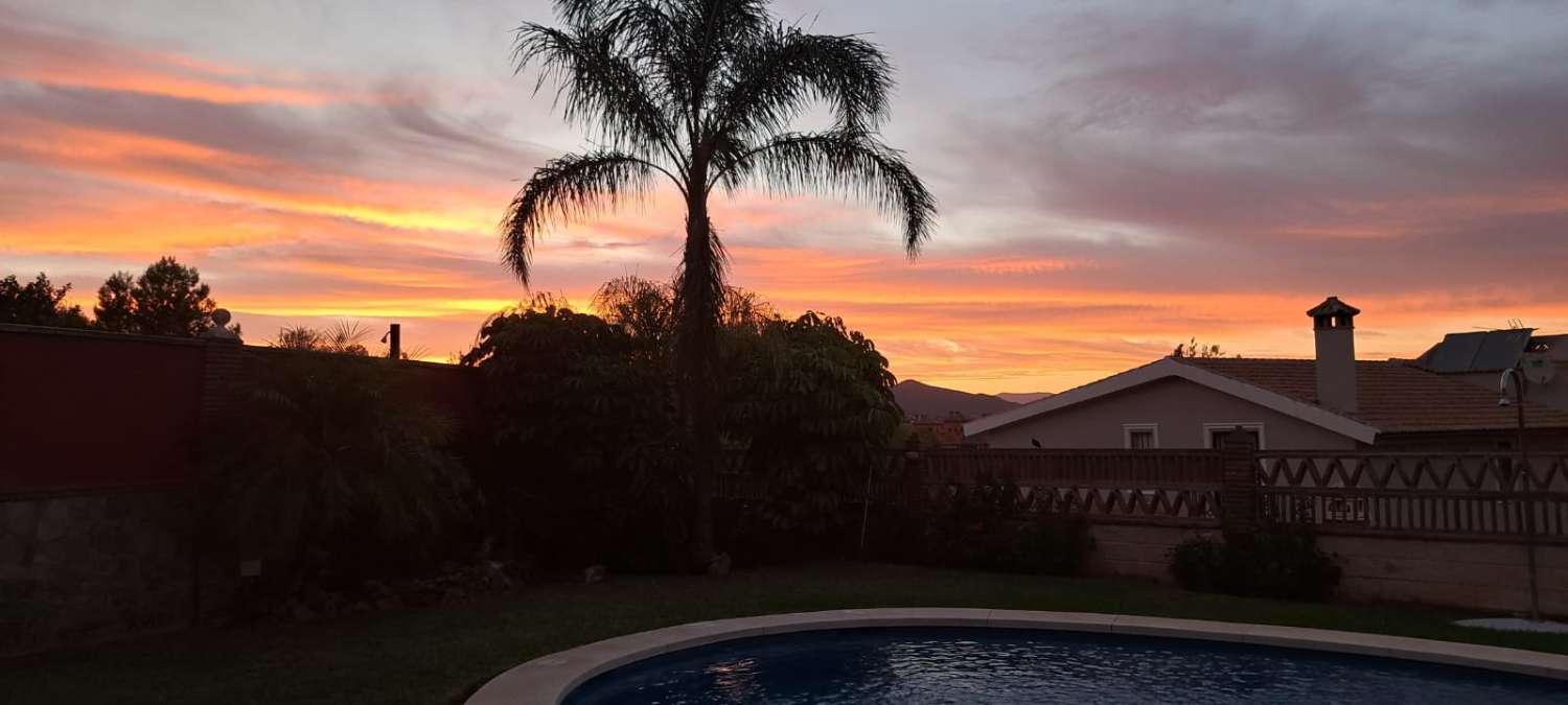 Villa independiente en Alhaurin de la Torre