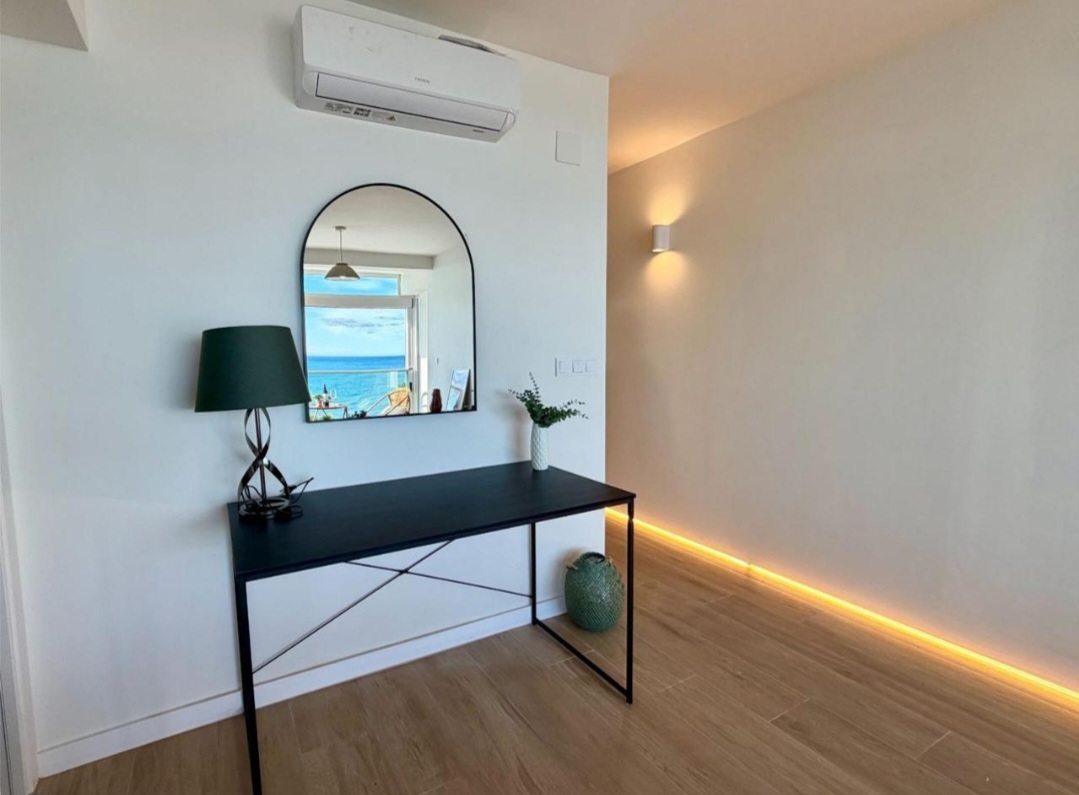 شقة للبيع في Paseo Marítimo de Levante (Torre del Mar)