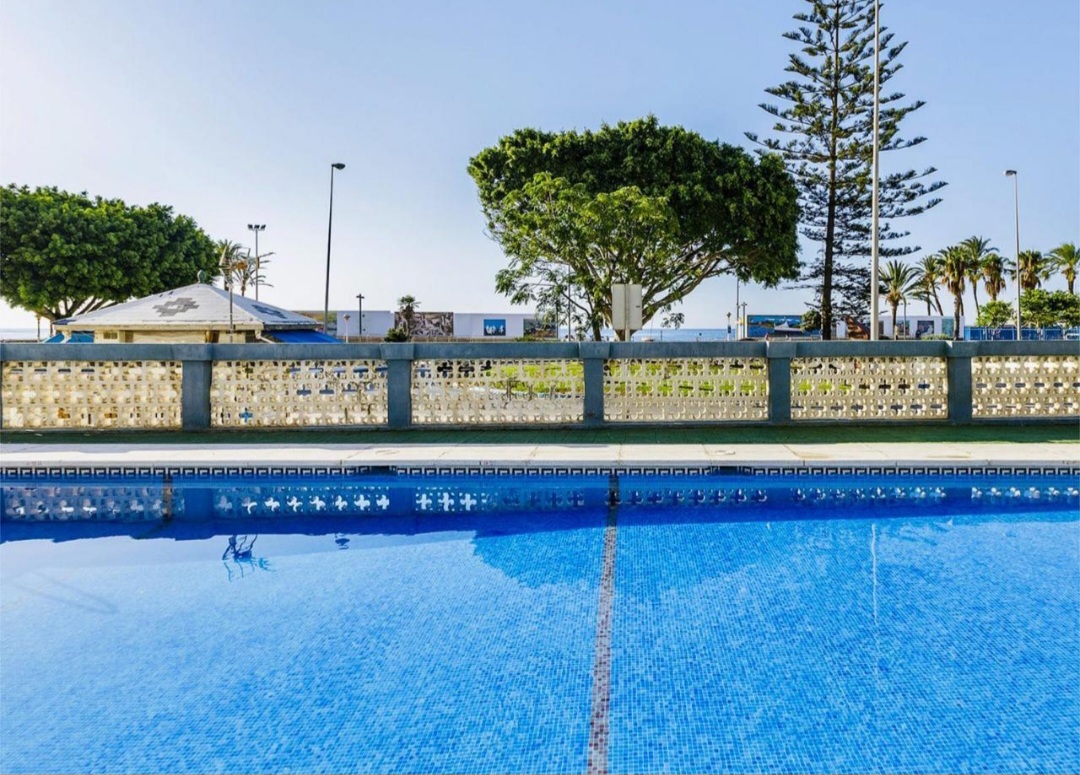 شقة للبيع في Paseo Marítimo de Levante (Torre del Mar)