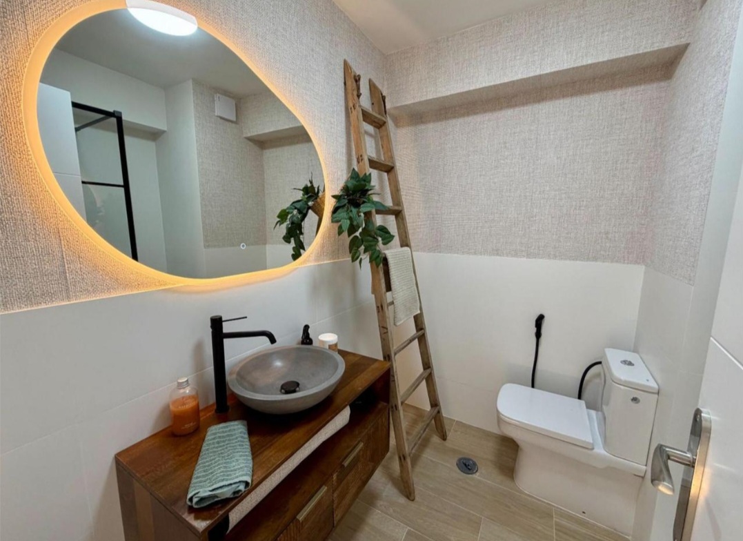 شقة للبيع في Paseo Marítimo de Levante (Torre del Mar)