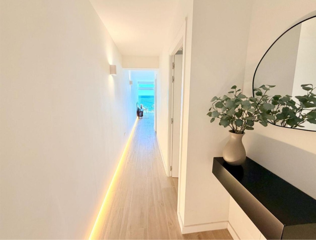 شقة للبيع في Paseo Marítimo de Levante (Torre del Mar)