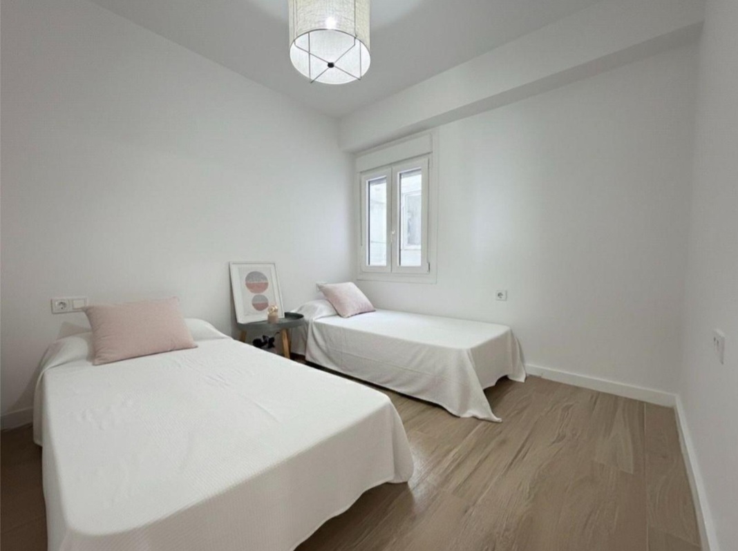 شقة للبيع في Paseo Marítimo de Levante (Torre del Mar)