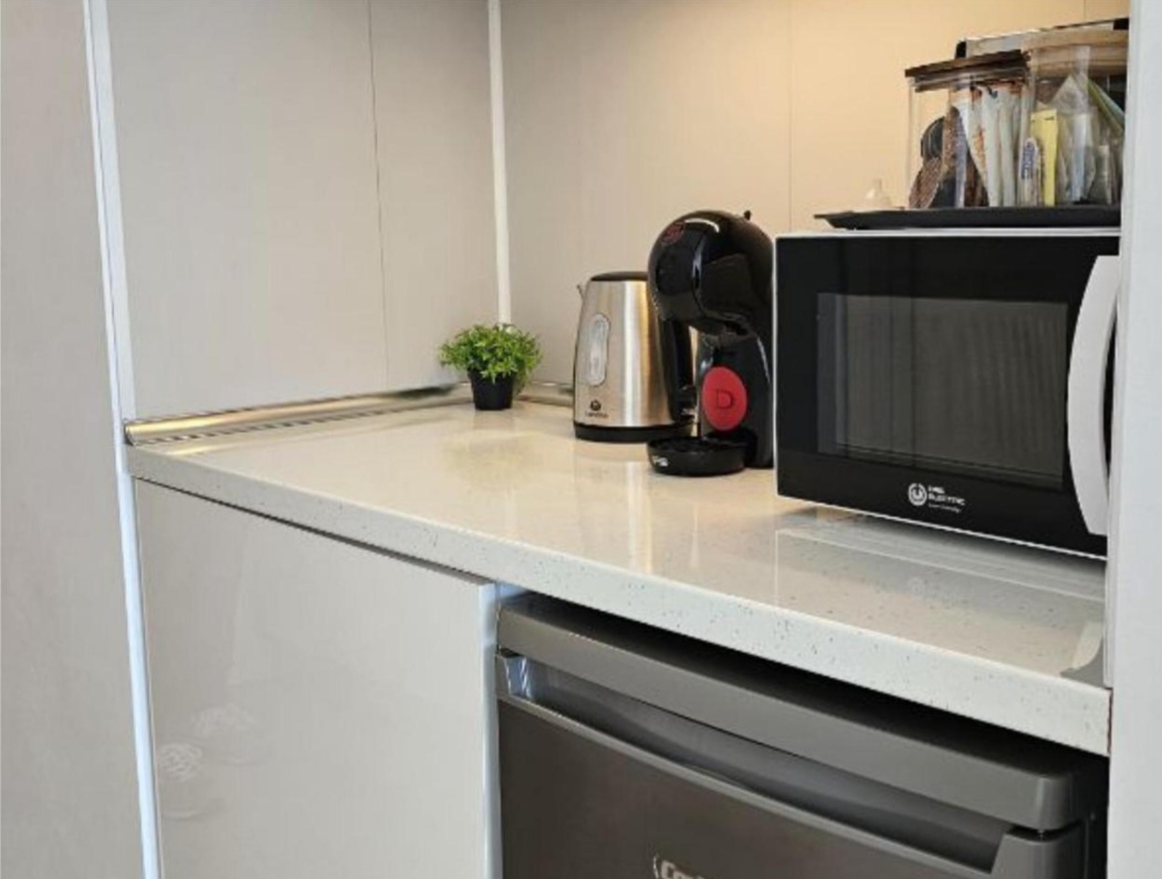 Estudio reformado con licencia turística y alta rentabilidad – Torremolinos