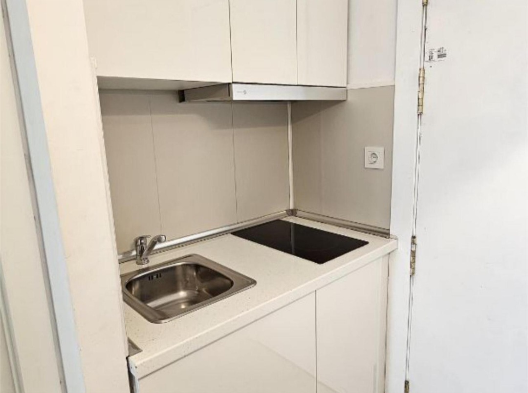 Estudio reformado con licencia turística y alta rentabilidad – Torremolinos