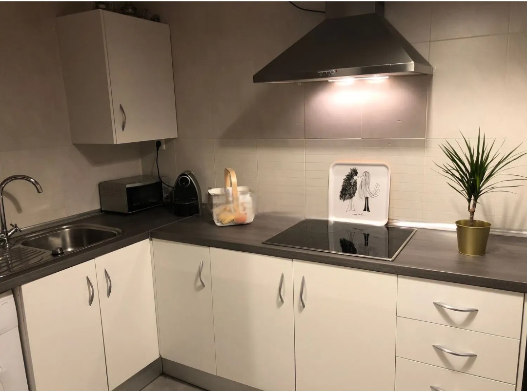 Piso con espectacular terraza de 35 m² y acceso directo a piscina en Torremolinos