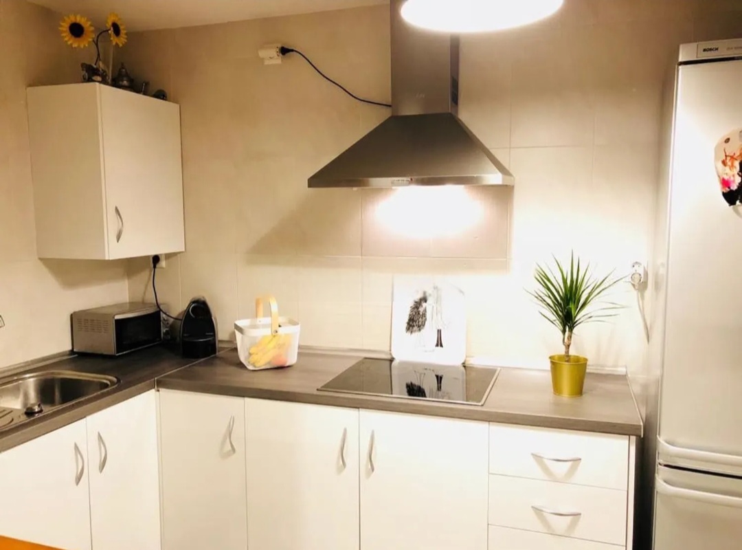 Piso con espectacular terraza de 35 m² y acceso directo a piscina en Torremolinos