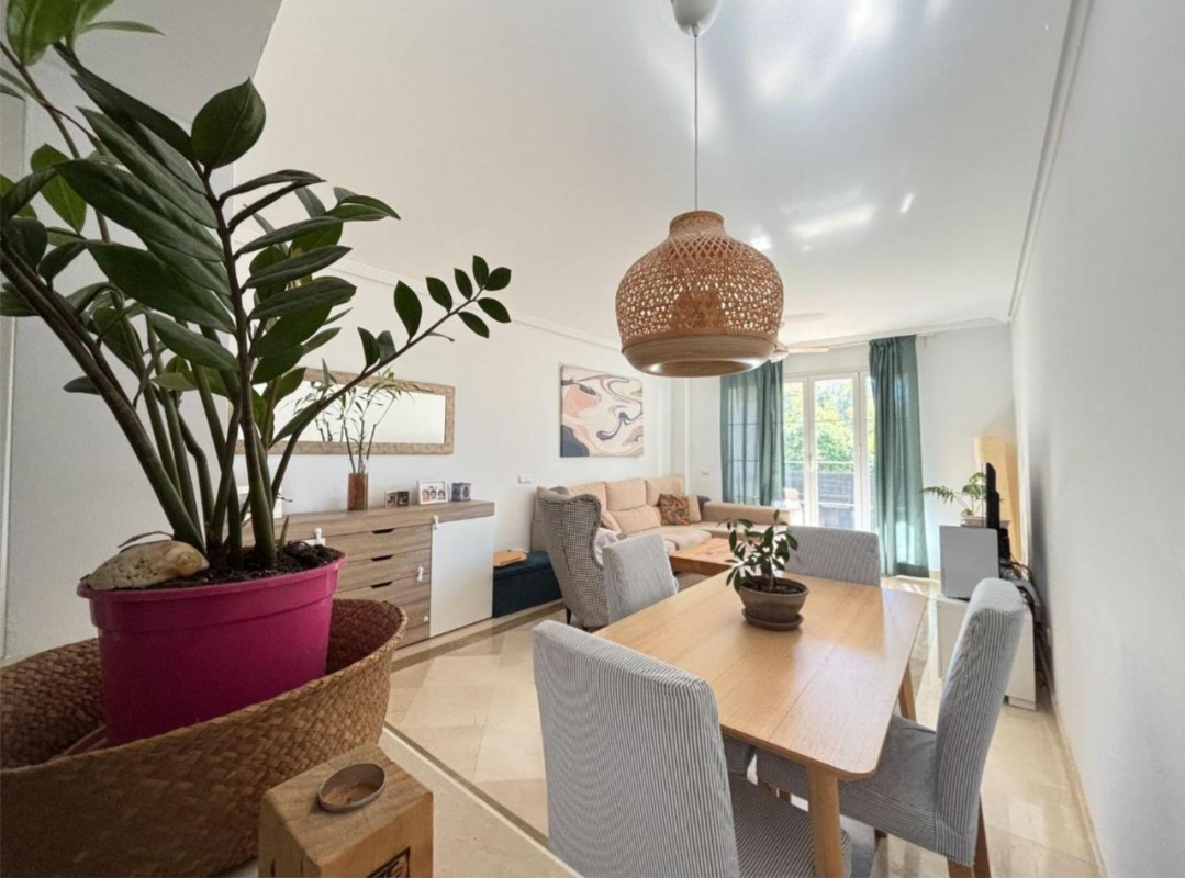 Precioso apartamento de tres dormitorios en Benahavis