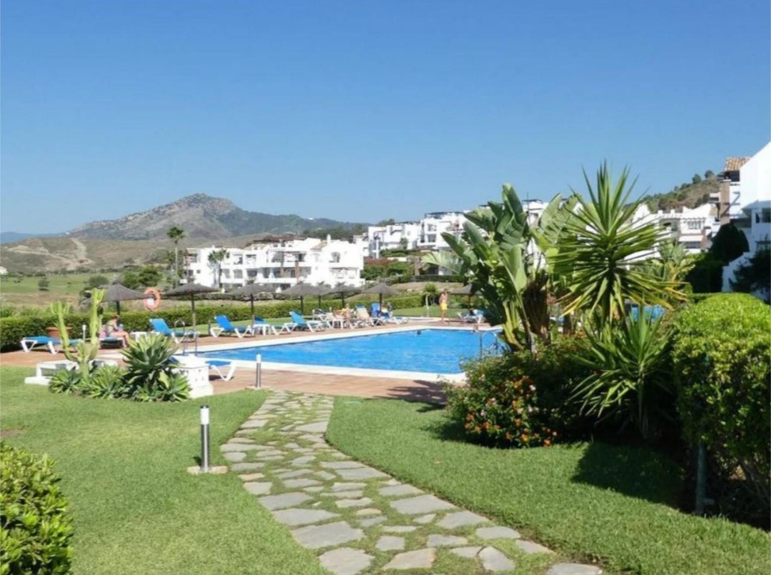 Precioso apartamento de tres dormitorios en Benahavis