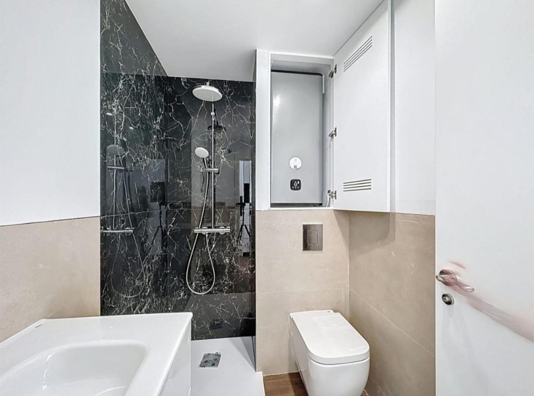 Espectacular piso frontal al mar con vistas inmejorables a la Bahía de Málaga