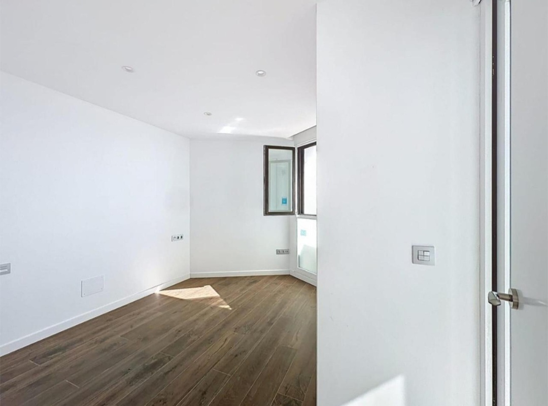 Espectacular piso frontal al mar con vistas inmejorables a la Bahía de Málaga