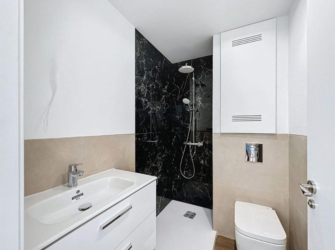 Espectacular piso frontal al mar con vistas inmejorables a la Bahía de Málaga