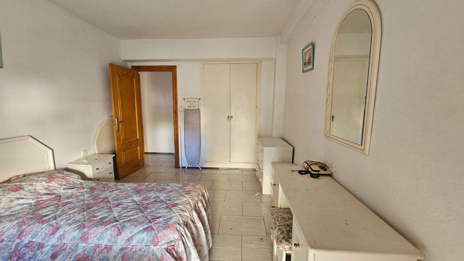 Amplio piso con gran terraza en el centro de Torremolinos