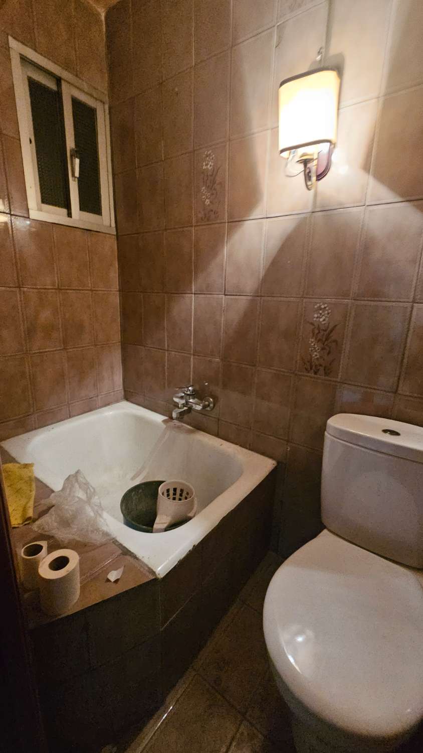 Amplio piso con gran terraza en el centro de Torremolinos