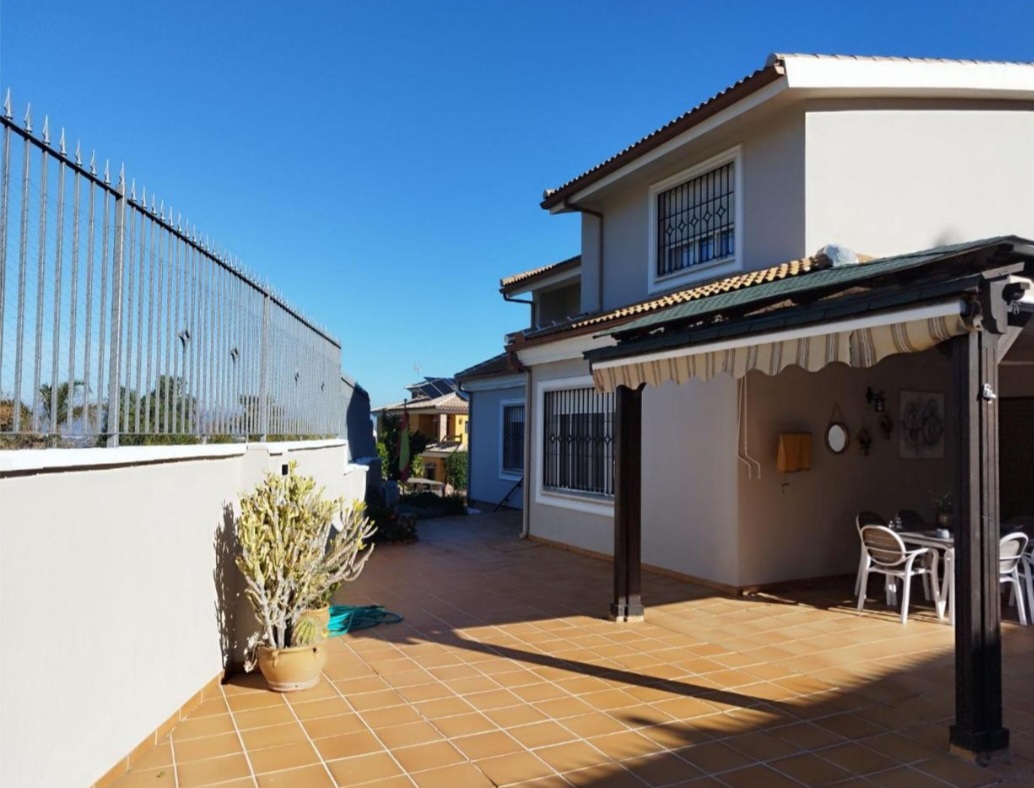 Villa independiente en Retamar – Alhaurín de la Torre