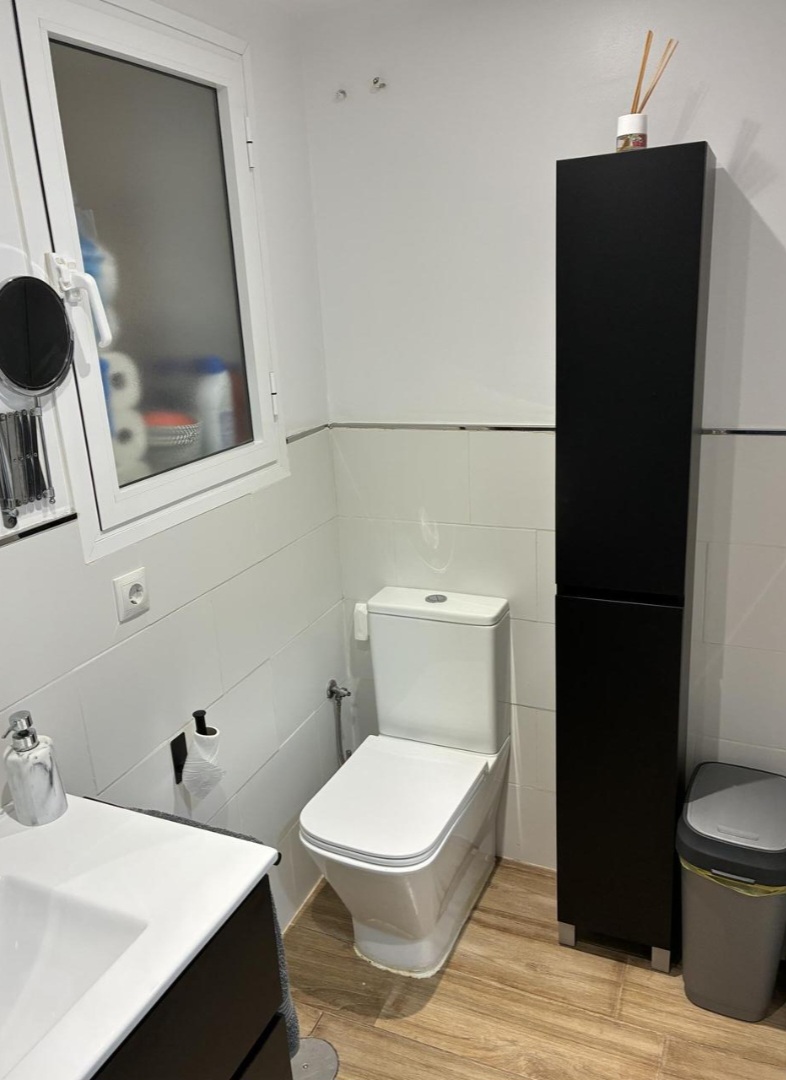 Piso recién reformado, listo para entrar a vivir, que destaca por su diseño actual y excelentes calidades.