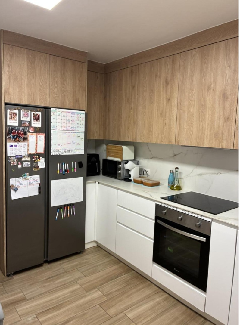 Piso recién reformado, listo para entrar a vivir, que destaca por su diseño actual y excelentes calidades.