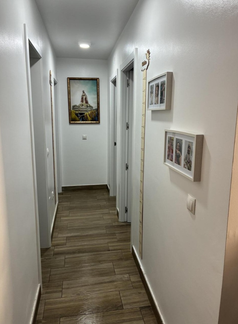 Piso recién reformado, listo para entrar a vivir, que destaca por su diseño actual y excelentes calidades.