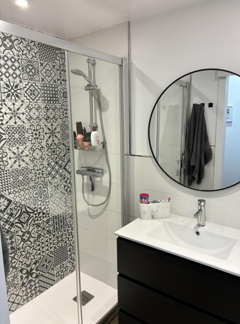 Piso recién reformado, listo para entrar a vivir, que destaca por su diseño actual y excelentes calidades.