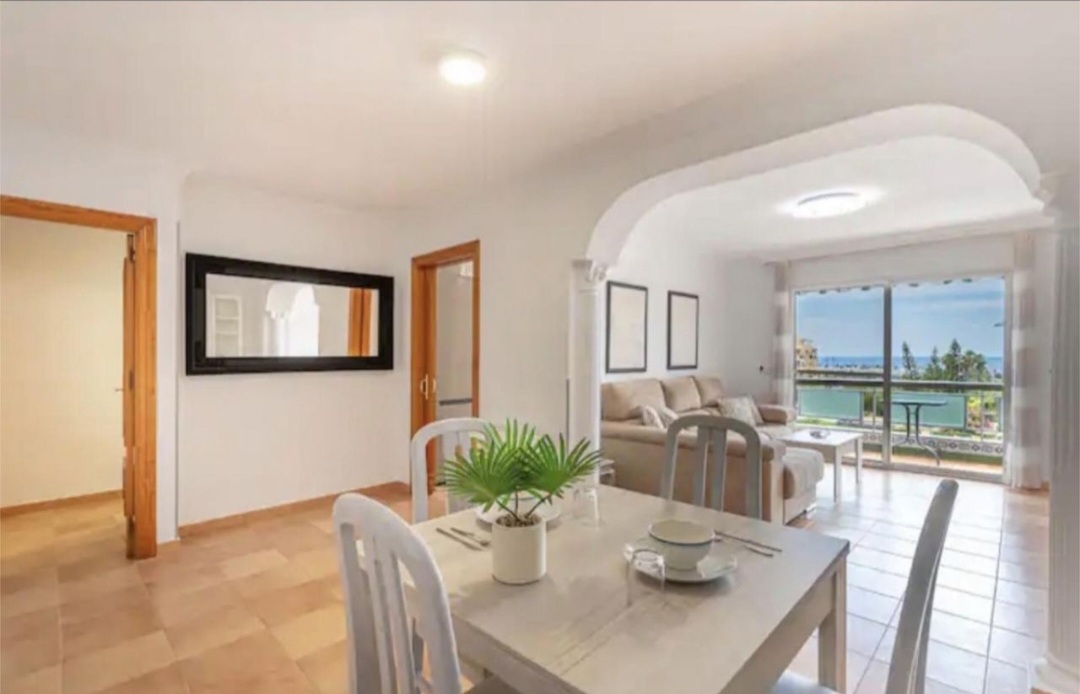 Amplio piso con vistas al mar en excelente ubicación