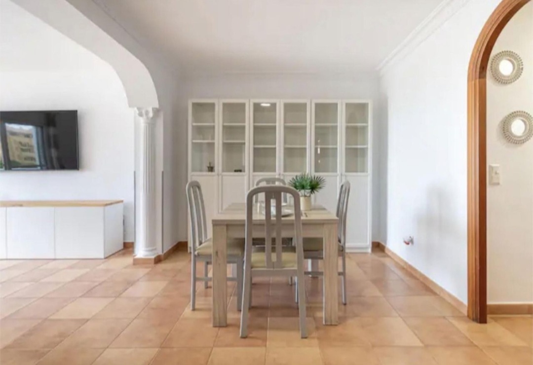 Amplio piso con vistas al mar en excelente ubicación