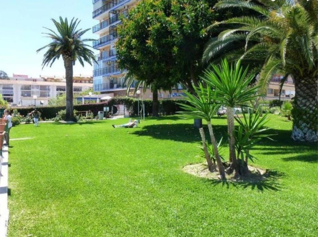 Apartamento en planta baja en Benalmádena Costa, a pocos minutos de la playa