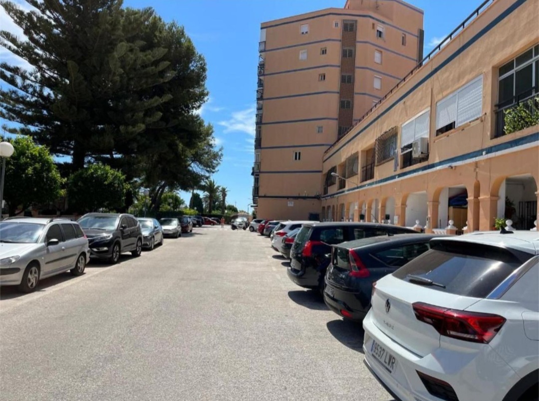 Apartamento en planta baja en Benalmádena Costa, a pocos minutos de la playa