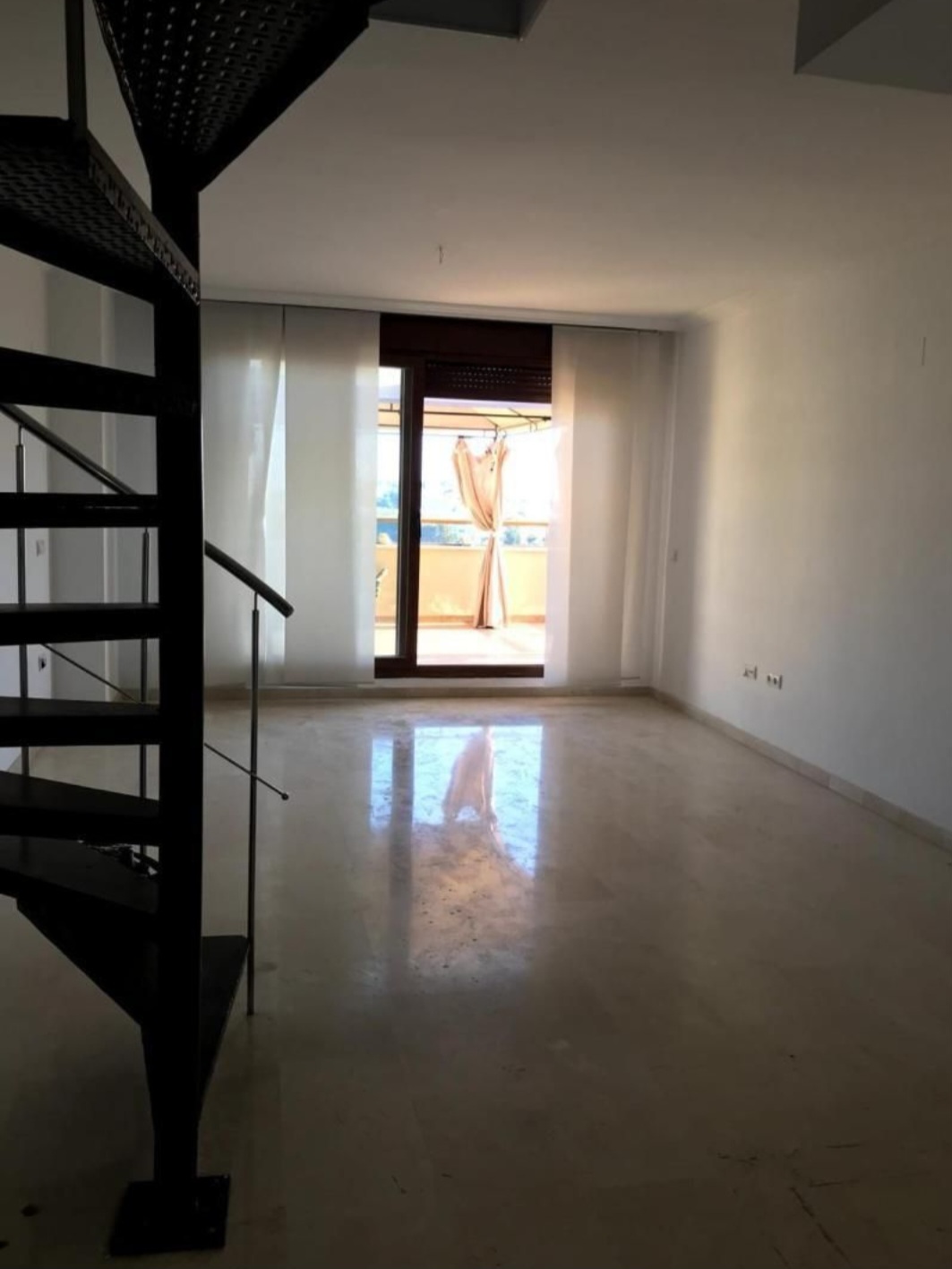 Ático dúplex con espectaculares vistas al mar y golf en Torrequebrada