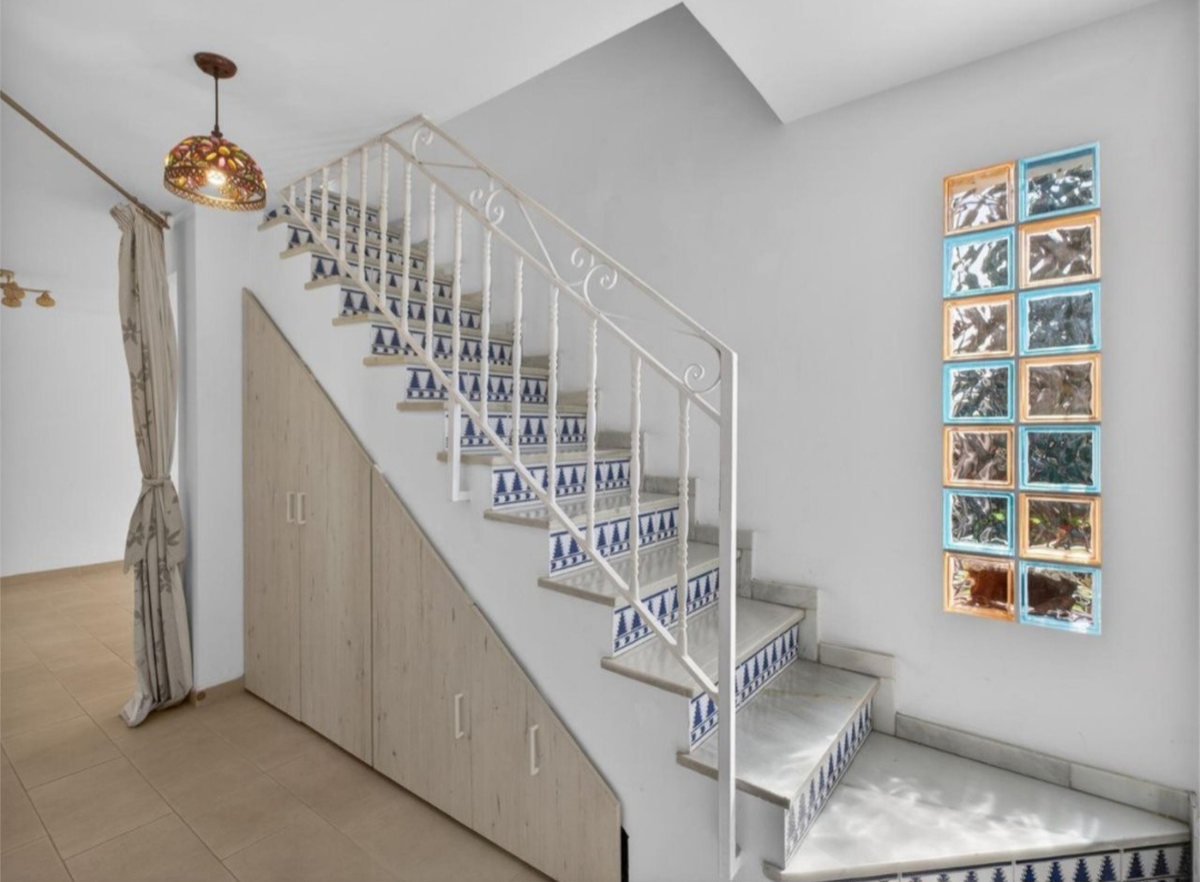 Encantadora casa adosada a solo 300 metros del mar en Calahonda, Mijas