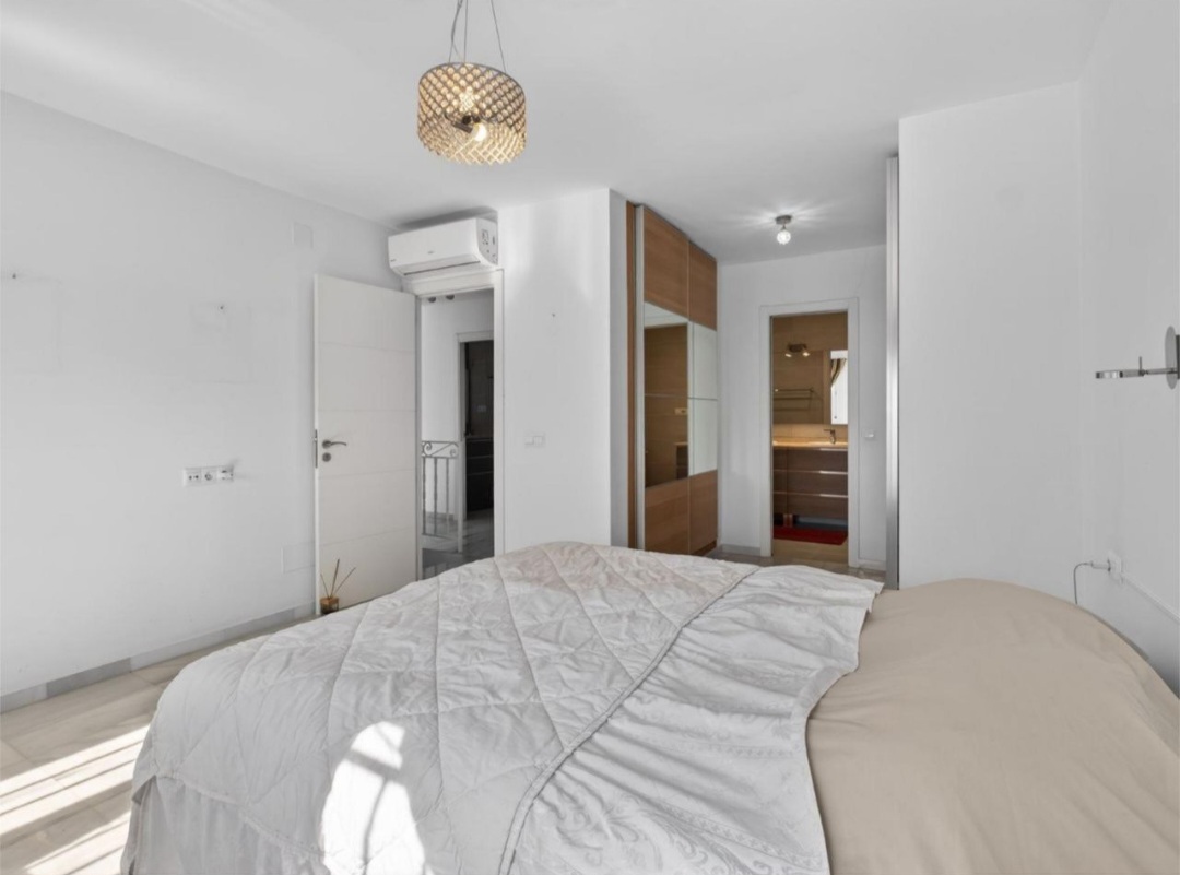 Encantadora casa adosada a solo 300 metros del mar en Calahonda, Mijas