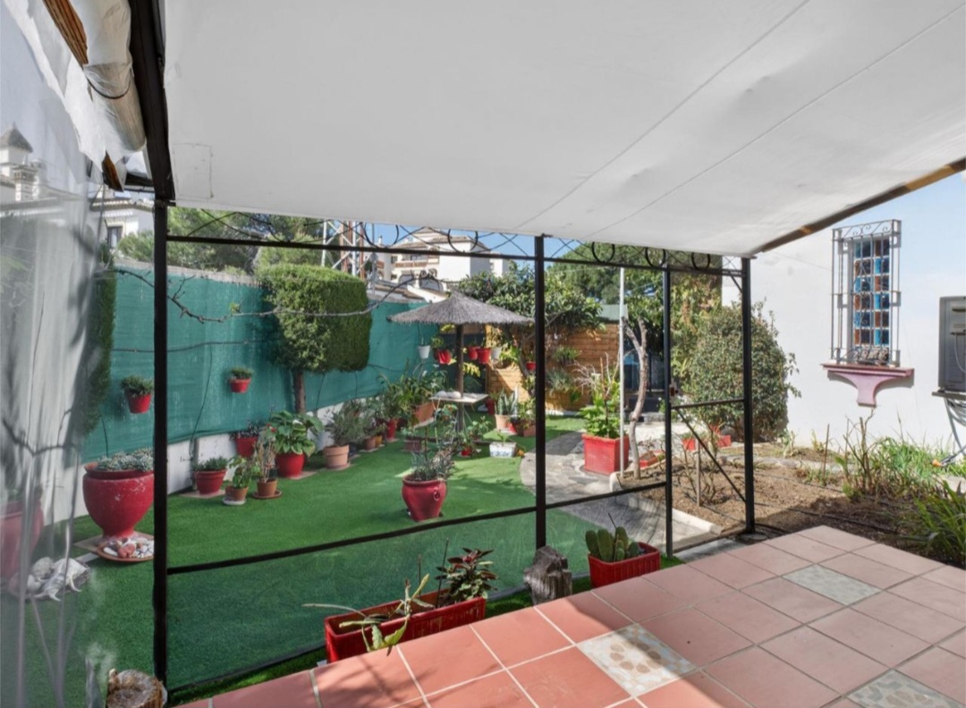 Encantadora casa adosada a solo 300 metros del mar en Calahonda, Mijas