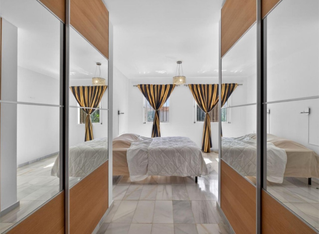 Encantadora casa adosada a solo 300 metros del mar en Calahonda, Mijas