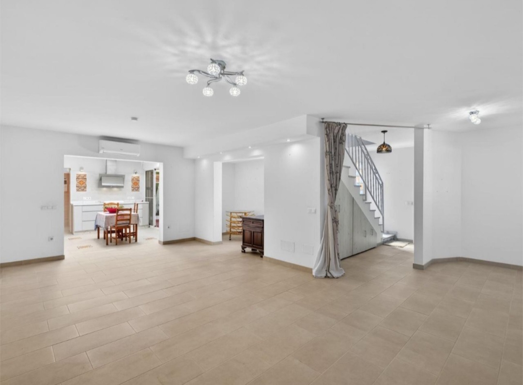 Encantadora casa adosada a solo 300 metros del mar en Calahonda, Mijas