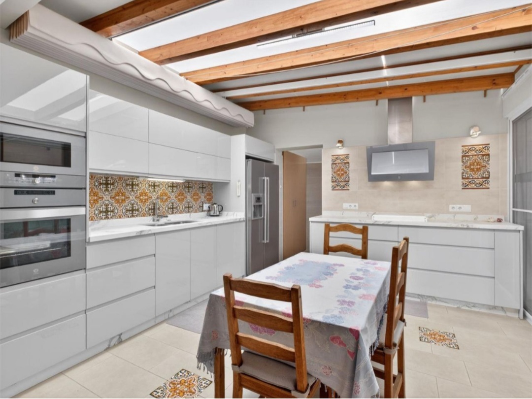 Encantadora casa adosada a solo 300 metros del mar en Calahonda, Mijas