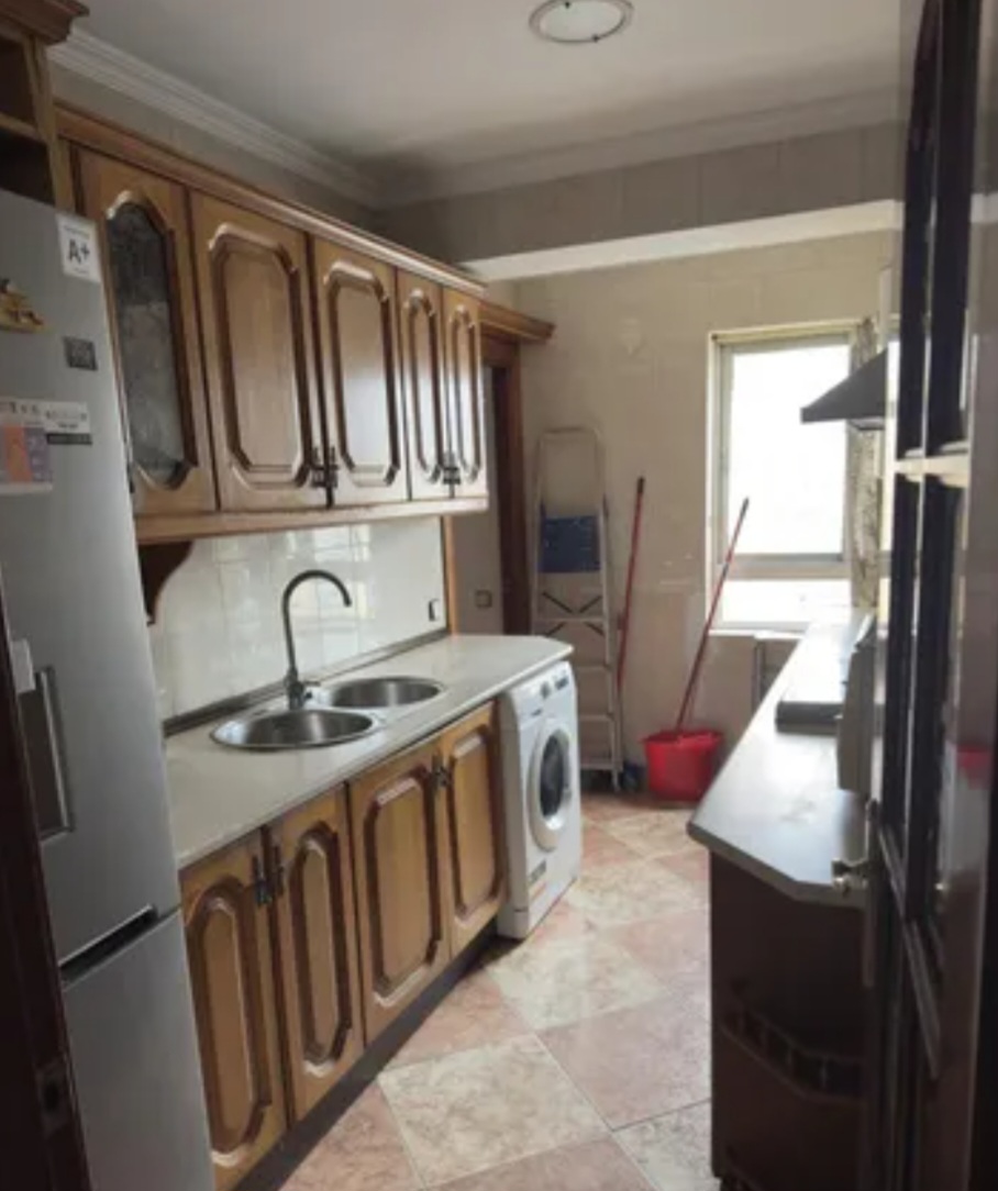 Amplio piso exterior con vistas despejadas en POrtada Alta (Málaga) – Ideal para vivir o invertir