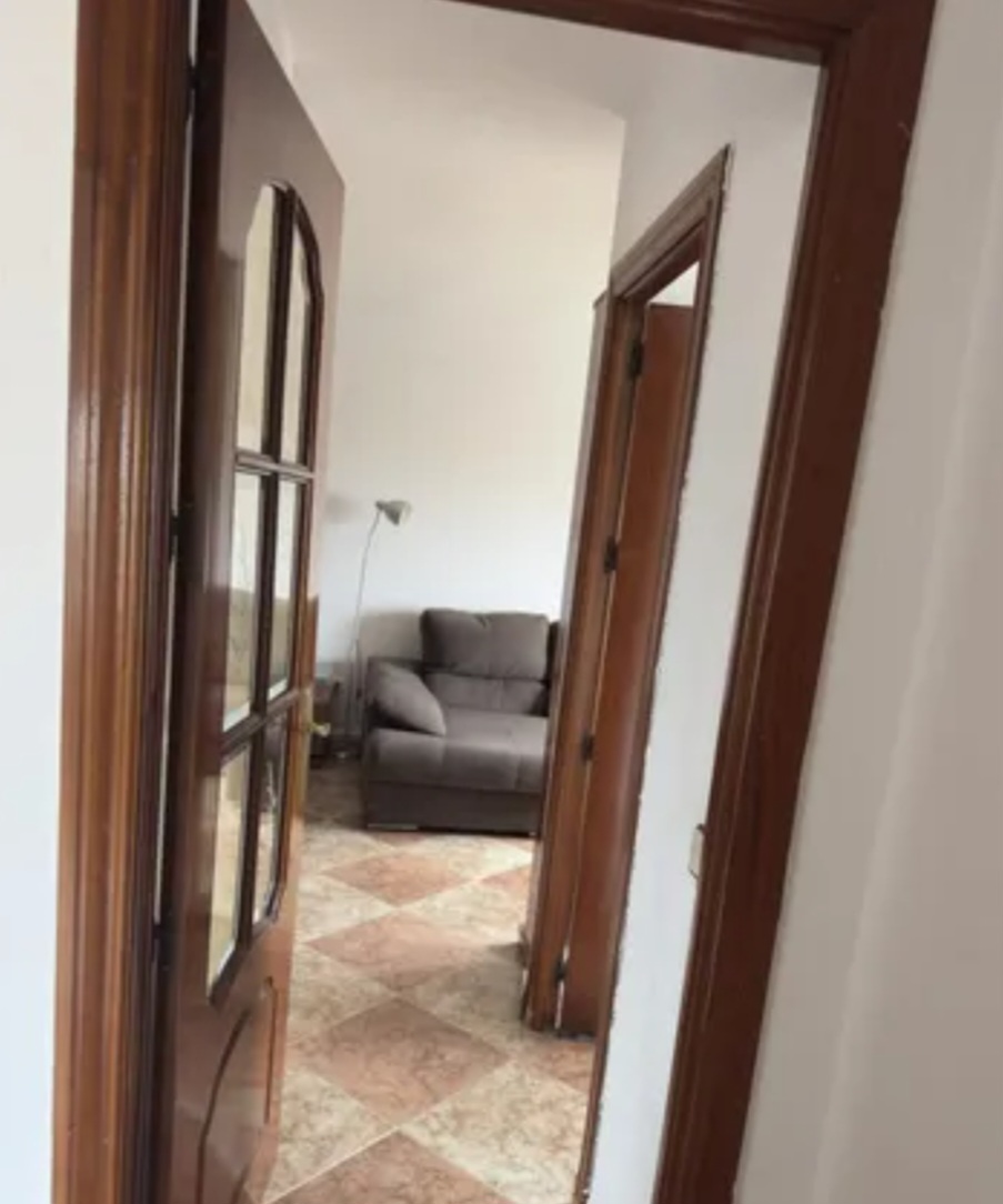 Amplio piso exterior con vistas despejadas en POrtada Alta (Málaga) – Ideal para vivir o invertir