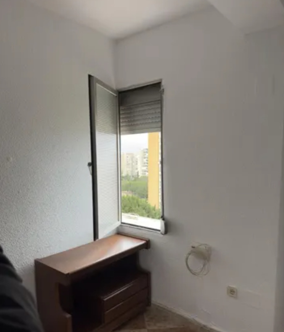 Amplio piso exterior con vistas despejadas en POrtada Alta (Málaga) – Ideal para vivir o invertir