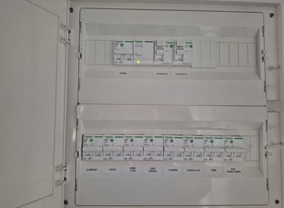 Piso de diseño con reforma premium junto al Parque de Huelin y la playa