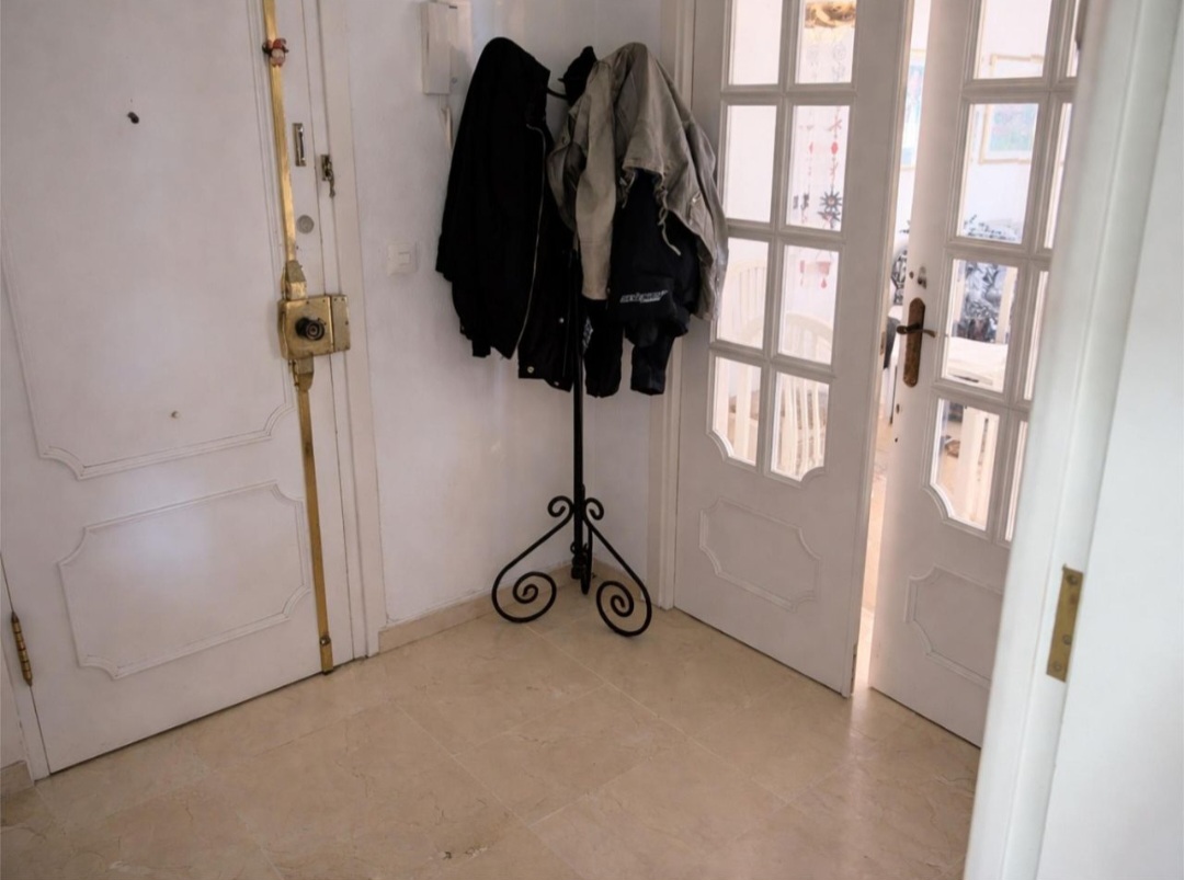 Luminoso piso de 3 dormitorios con terraza y piscina en el centro de Fuengirola