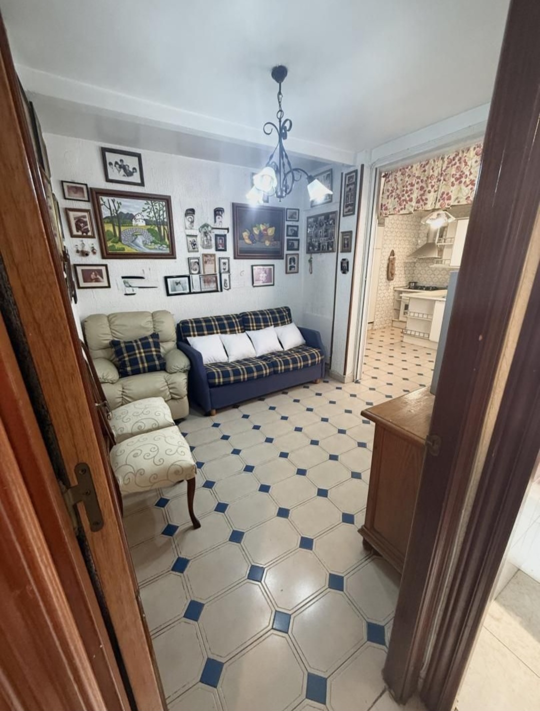 Amplio y luminoso piso con vistas despejadas a solo 10 minutos de la playa – Málaga