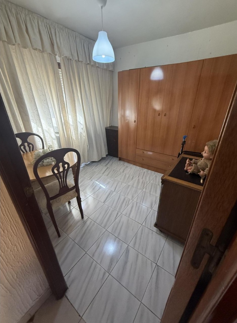 Amplio y luminoso piso con vistas despejadas a solo 10 minutos de la playa – Málaga