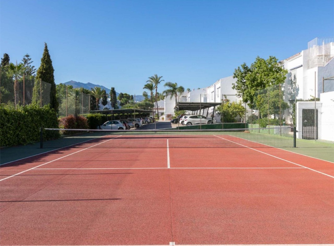 Exclusivo apartamento en entorno de golf con jardín y piscina