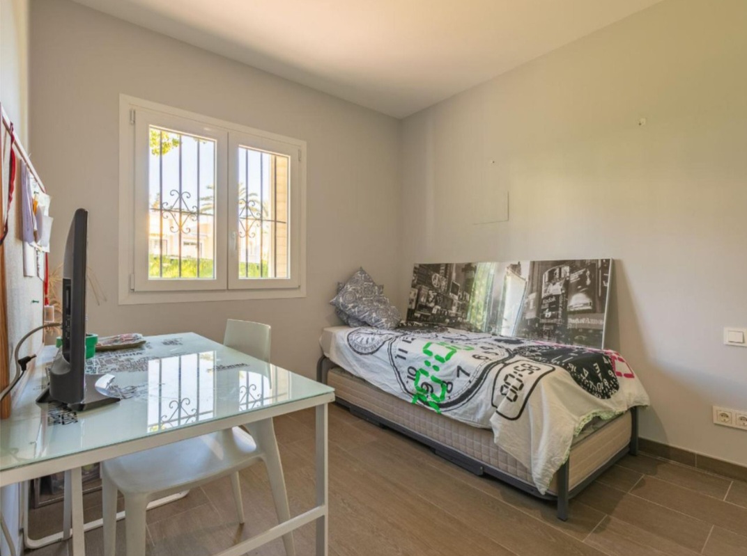 Exclusivo apartamento en entorno de golf con jardín y piscina